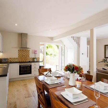 'Orchard Croft Lodge - Chichester', Book-Direct, New Home 1,367 Sq' Ft' , Can Sleep 8 On Request , Split & Link 'Super King' Size Beds, Free Wi-Fi, Sky Tv & Sky Sports, 9 - Minutes From West Wittering Beach, Very Quiet Location, Dog Friendly 外观 照片