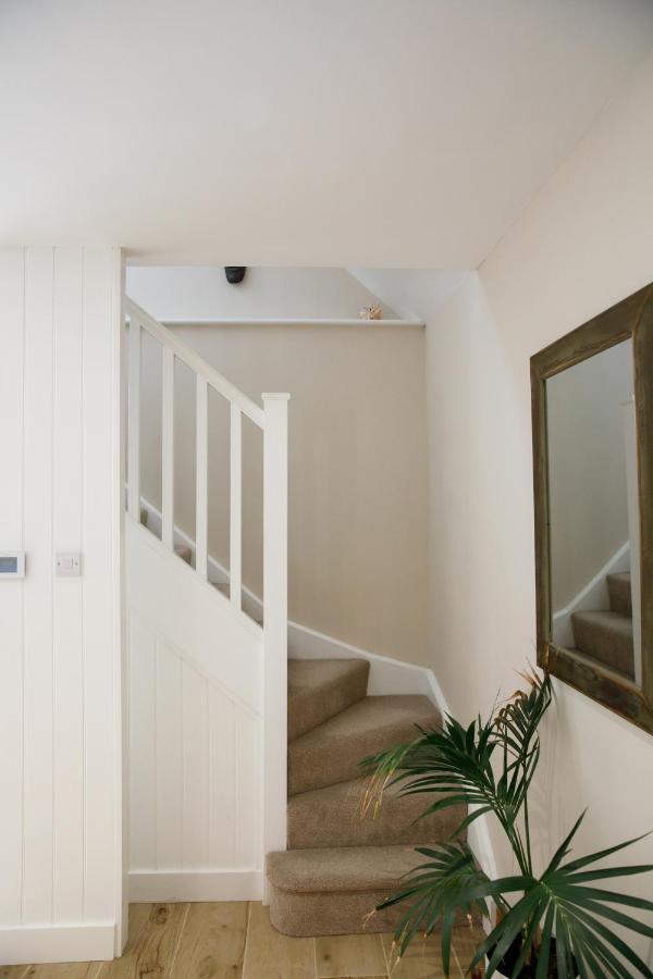 'Orchard Croft Lodge - Chichester', Book-Direct, New Home 1,367 Sq' Ft' , Can Sleep 8 On Request , Split & Link 'Super King' Size Beds, Free Wi-Fi, Sky Tv & Sky Sports, 9 - Minutes From West Wittering Beach, Very Quiet Location, Dog Friendly 外观 照片