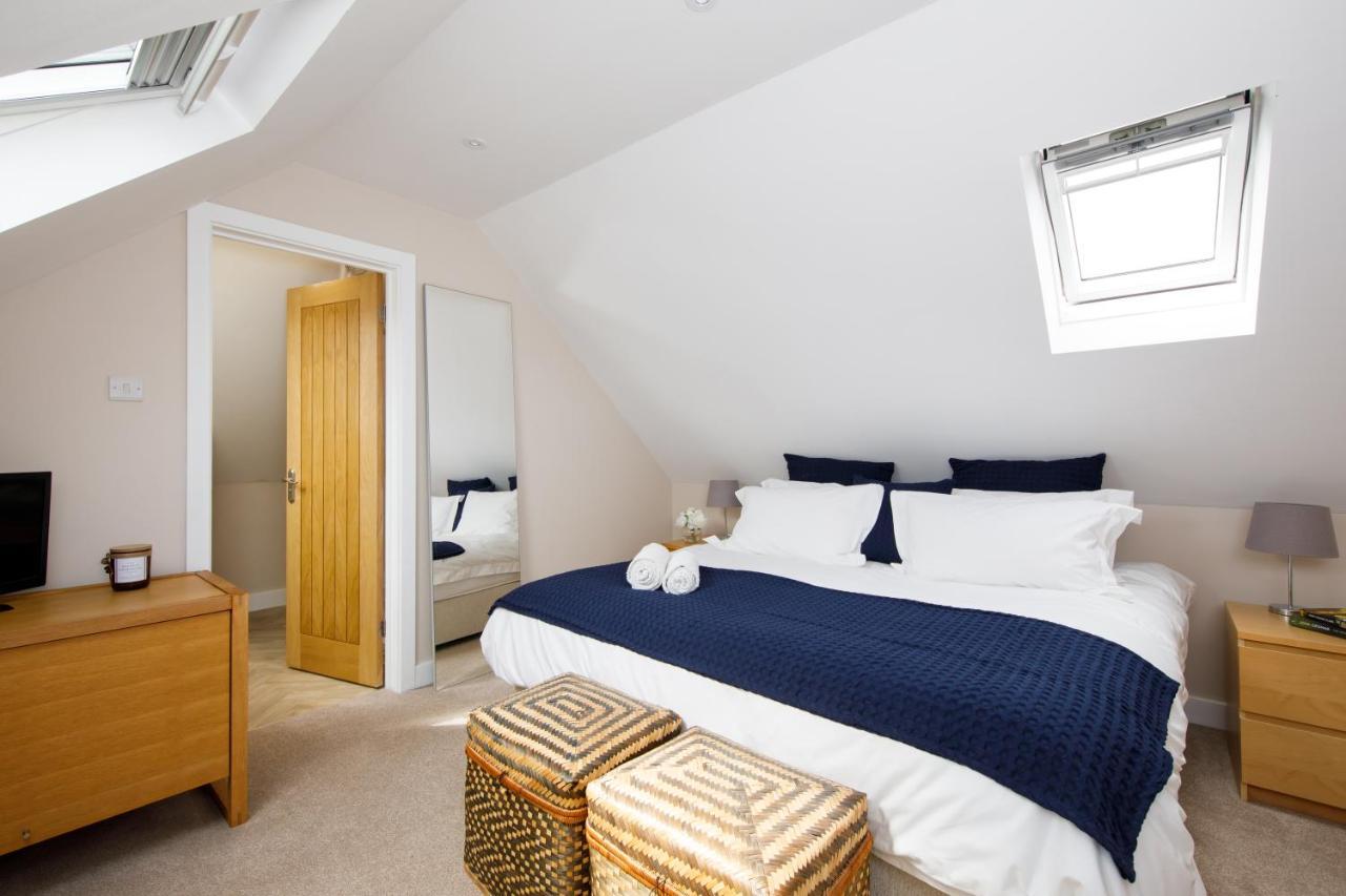 'Orchard Croft Lodge - Chichester', Book-Direct, New Home 1,367 Sq' Ft' , Can Sleep 8 On Request , Split & Link 'Super King' Size Beds, Free Wi-Fi, Sky Tv & Sky Sports, 9 - Minutes From West Wittering Beach, Very Quiet Location, Dog Friendly 外观 照片